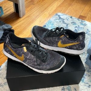Woman’s Nike sneakers